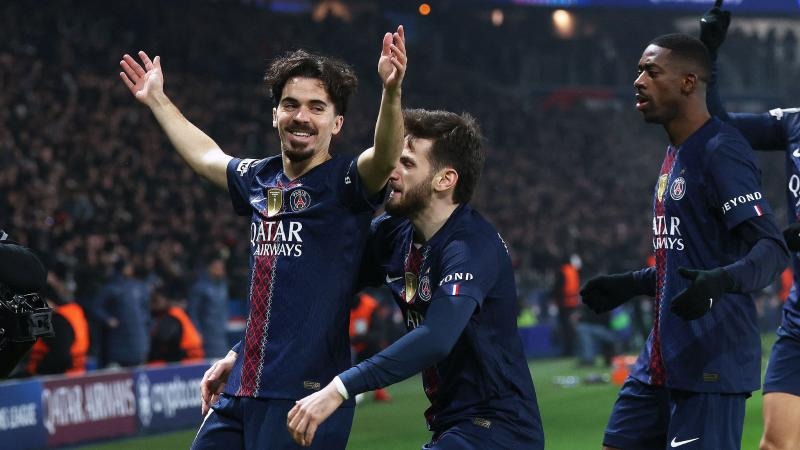 ATP总决赛 辛纳笑到最后