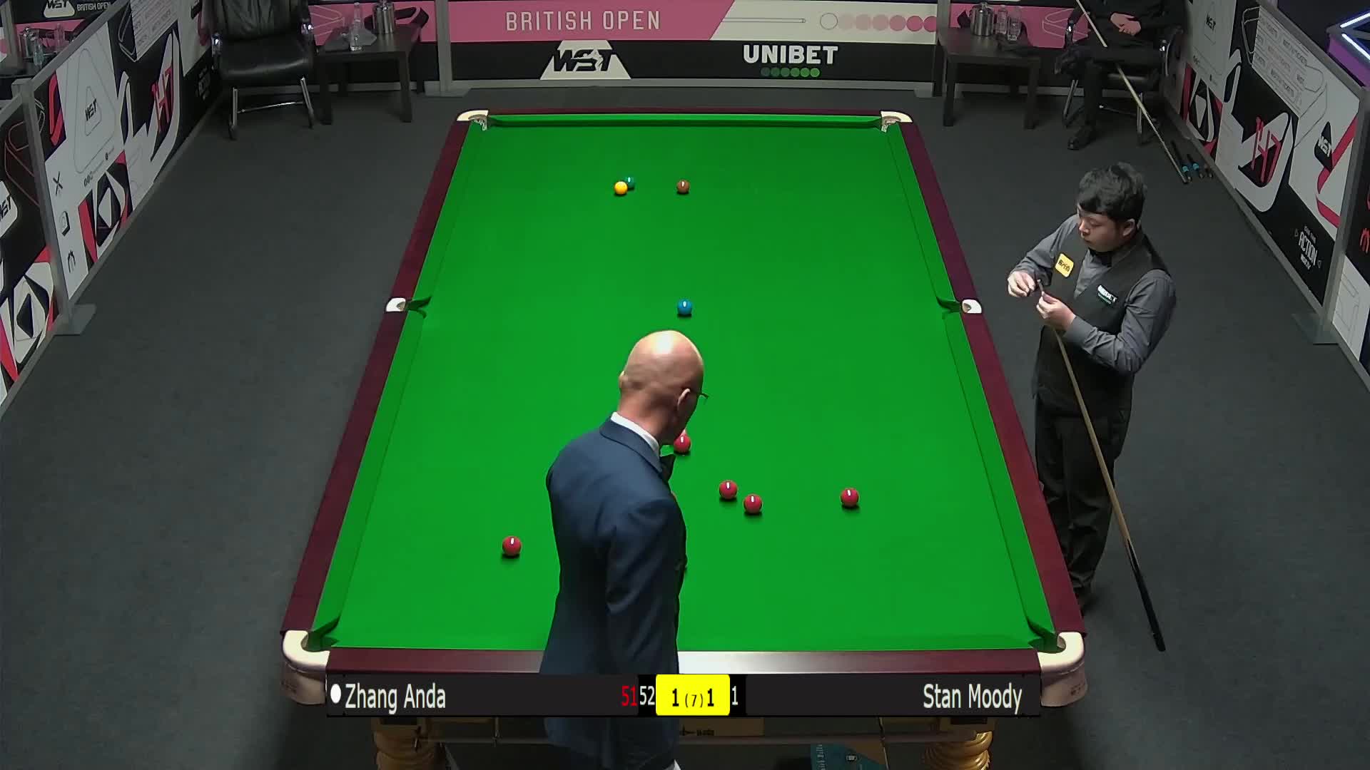 很少出现在 很少出现在